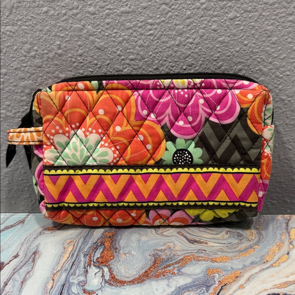 Vera Bradley Ziggy Zinnia Vibrant Floral Quilted Cosmetic Bag EUC